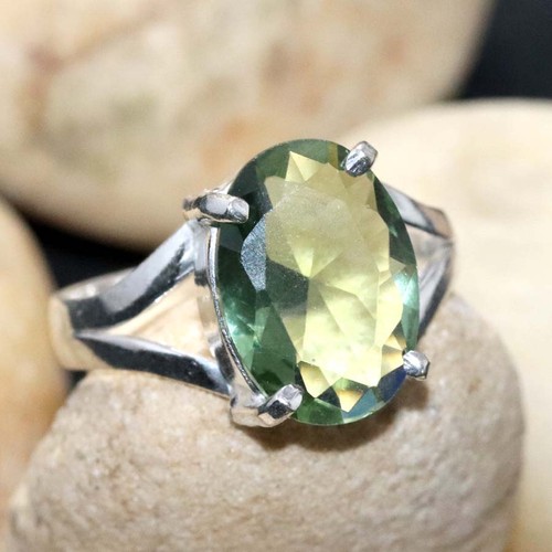 Anello sfaccettato esclusivo