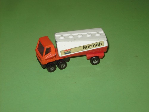 Matchbox freeway gas tanker - matchbox,
