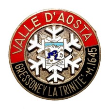[NC] DISTINTIVO VALLE D'AOSTA GRESSONEY LA TRINITE - SPILLONI MANCANTI - 40 mm