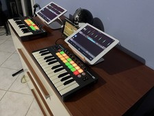 Consolle DJ 2xiPad + 2x Novation L.key Mini + 2 Supporti Yohann+2 Adattatori Usb