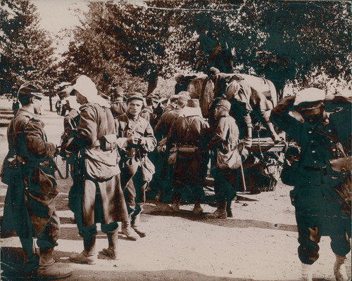 Militaire aux manoeuvres - aux,