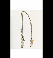 Collana con ciondolo a forma di ballerina.  I dettagli sono molto delicati. - 