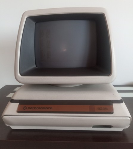 Ordenador vintage commodore - ordenador,