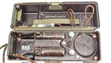 Telefono da campo militare in