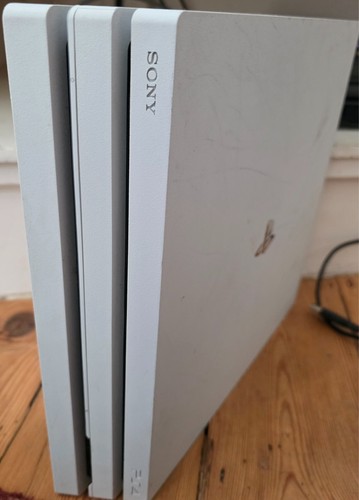 Playstation ps4 pro - 4,