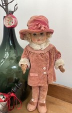 Antica bambola vintage Chad Valley Carina Flapper in stoffa con bottone in celluloide anni 20