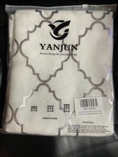 Tende a rete bianche e argento