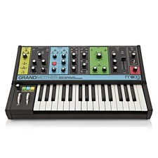 MOOG GRANDMOTHER synth