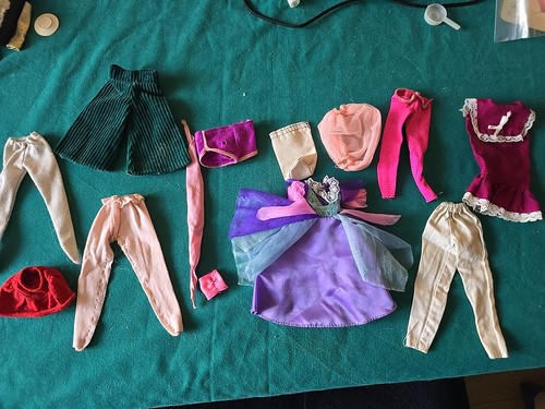 Lotto vestiti accessori