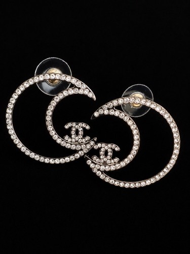 Chanel a18c gold crystal - chanel,