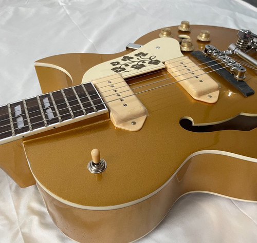 Hole semi hollow jazz - semi-hollow,