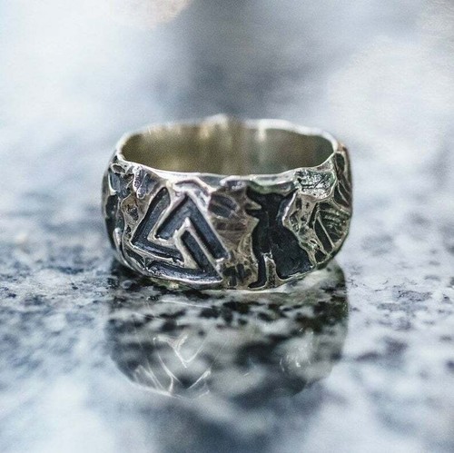 Anello amuleto biker lupo