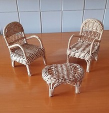 SALOTTINO IN VIMINI_CASE DI BAMBOLE_TAVOLO E 2 POLTRONCINE_DA COLLEZIONE