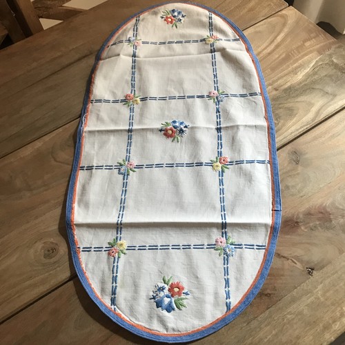 Runner ovale fatto ricamo a - fatto,