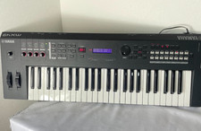 SINTETIZZATORE MUSICALE YAMAHA