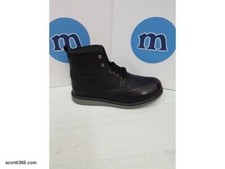 Melania Tronchetto con lacci