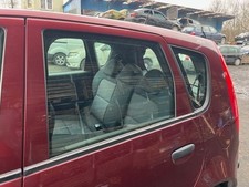 Mitsubishi Colt 2004 finestra