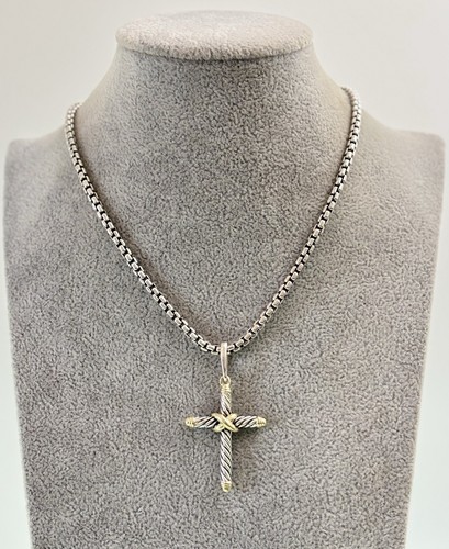 Collana con ciondolo croce