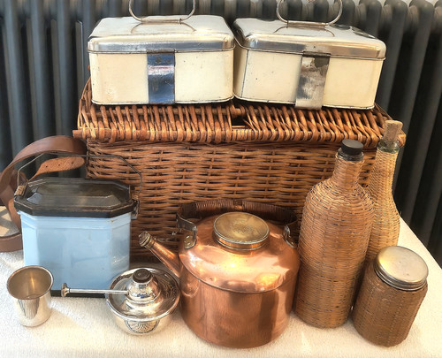 Vintage picnic basket - picnic,