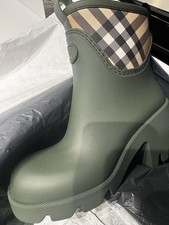 Nuovi stivali burberry scarpe - nuovi,