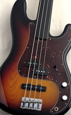 Basso di precisione Fender USA