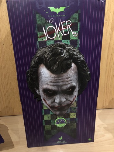 Hot toys joker - joker, scala