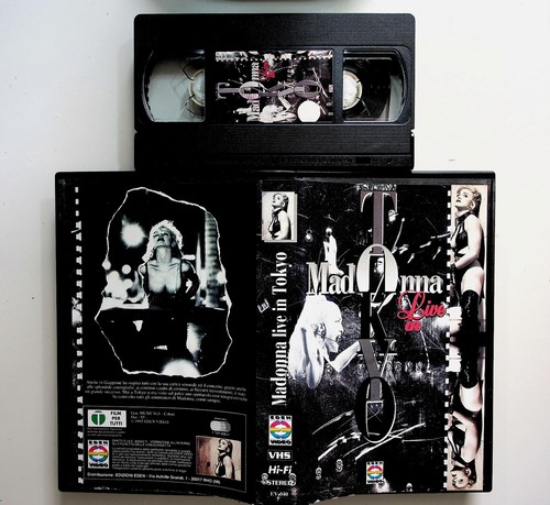 Madonna live tokyo 1993 - madonna,