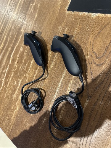 Nintendo original wii nunchuk - nintendo,
