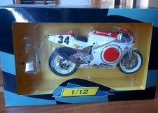 Suzuki RGV 500 # 34 KEVIN