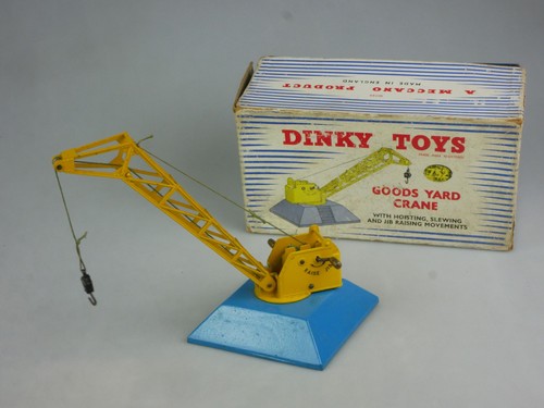 Dinky toys 752 - good, crane