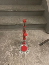 Vintage tappatrice e damigiane imbottigliamento