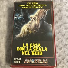 LA CASA CON LA SCALA NEL BUIO VHS