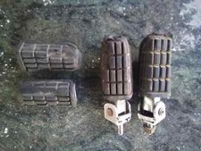 YAMAHA RD 350 YPVS 57V N1 FRONT FOOTREST RH LH 33M2742001 33M2741001