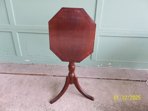 Bellissima lampada treppiede