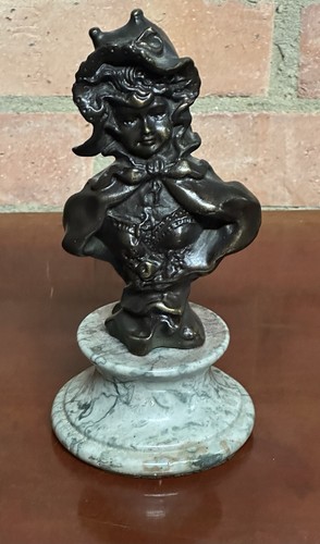 Busto giovane ragazza in - busto,