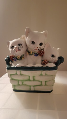 Majolica kittens baskets - kittens,