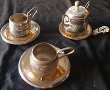 Zuccheriera e due tazzine da