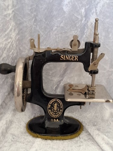 Singer vintage child - singer, sewing