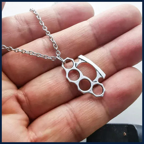 Collana con ciondolo nocche - , in