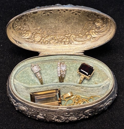 Antica scatola anello ovale