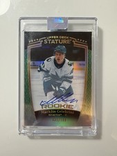 2024-25 UD Statura Macklin Celebrini "Verde" su Carta Auto /199 Rookie RC SP 💎
