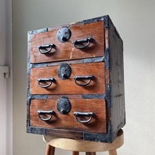 Antica cassettiera giapponese