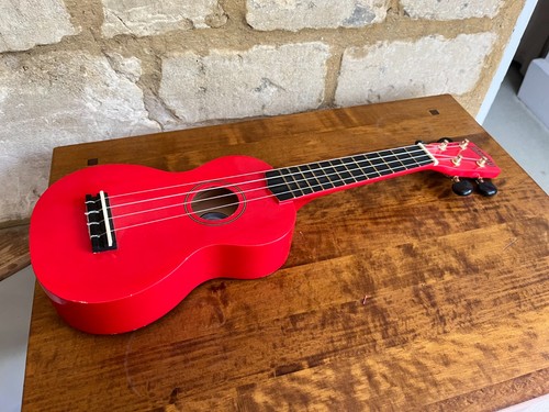 Ukulele rosso mahalo con borsa - mahalo,
