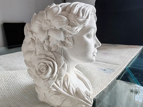 Dea dei fiori - , viso