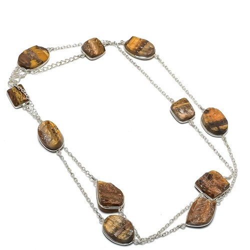 Collana con pietre preziose