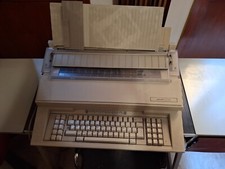 macchina da scrivere elettronica Olivetti ET2450