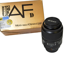 NIKON AF D  NIKKOR 105mm  MICRO F/2.8 D   (NITAL)