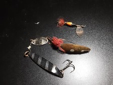 4 ARTIFICIALI PESCA SPINNING VINTAGE, UNO MARCATO ABU GARCIA E 1 WIPP