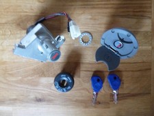 Set di Blocco Chiusura Coperchio Protezione Aerox Bloccare Adatto An Yamaha YQ