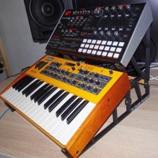 Dual stand for Mopho SE keyboard e ASM hydrasynth - Stand 3dstudiofurniture